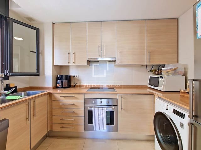 3 slaapkamer Appartement te koop in Vilanova i la Geltrú met zwembad garage - € 305.000 (Ref: 10183642)