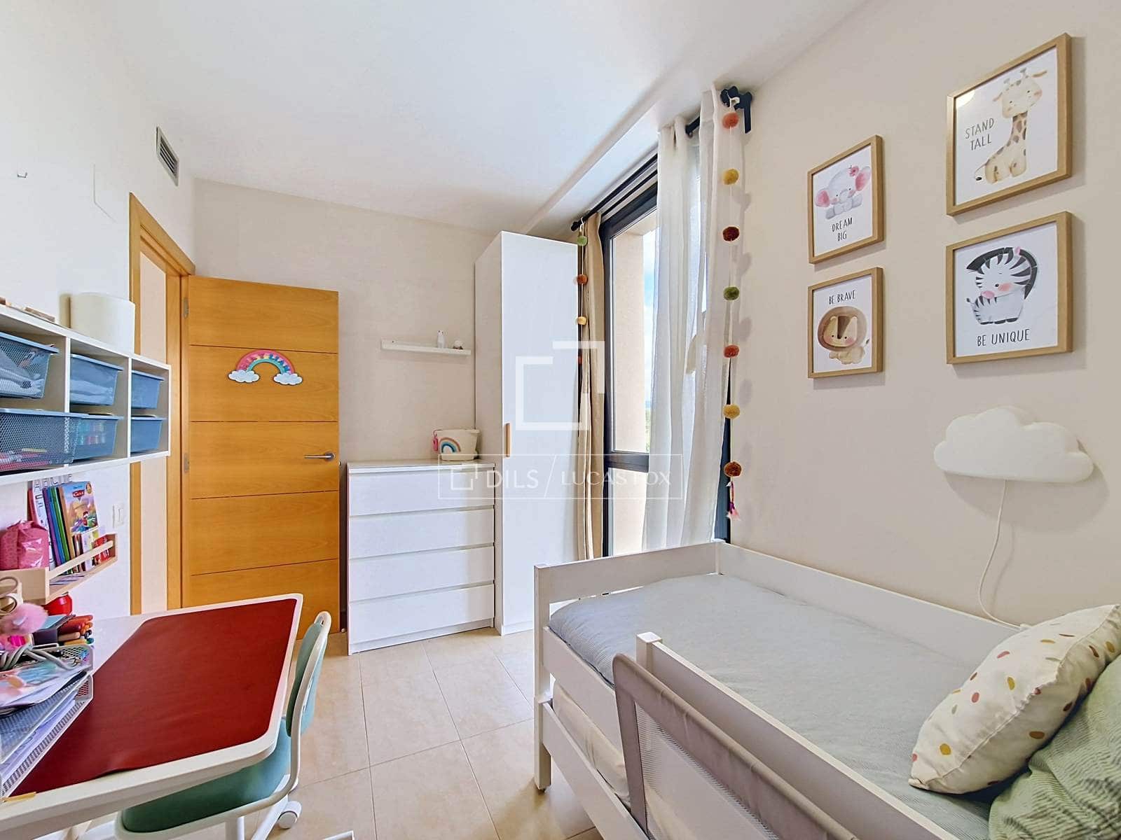 3 slaapkamer Appartement te koop in Vilanova i la Geltru met zwembad garage - € 305.000 (Ref: 10183642)
