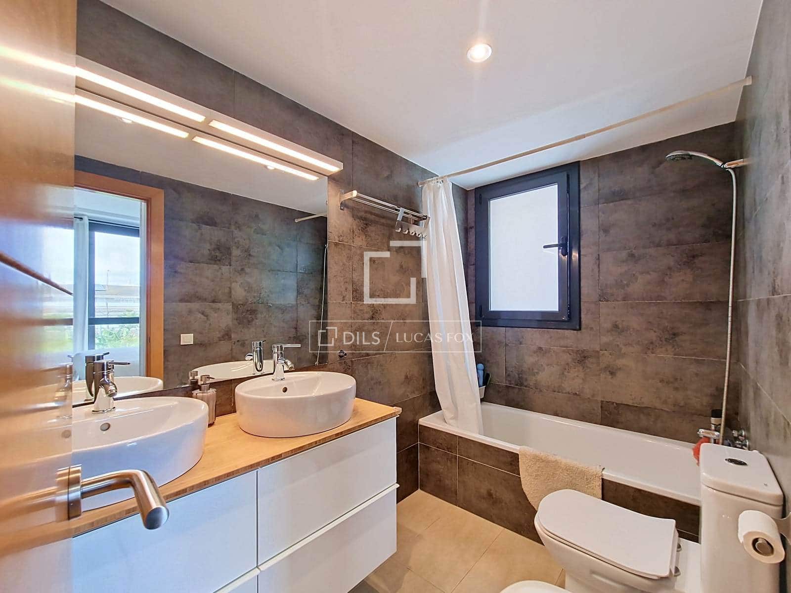 3 slaapkamer Appartement te koop in Vilanova i la Geltru met zwembad garage - € 305.000 (Ref: 10183642)