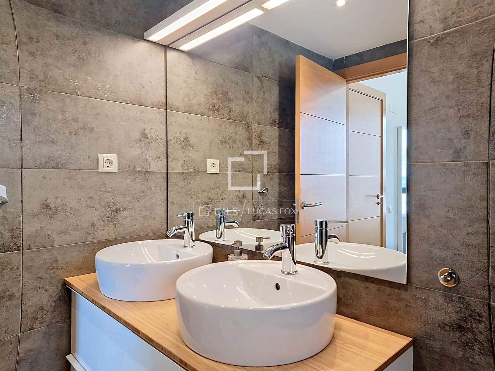 3 slaapkamer Appartement te koop in Vilanova i la Geltru met zwembad garage - € 305.000 (Ref: 10183642)