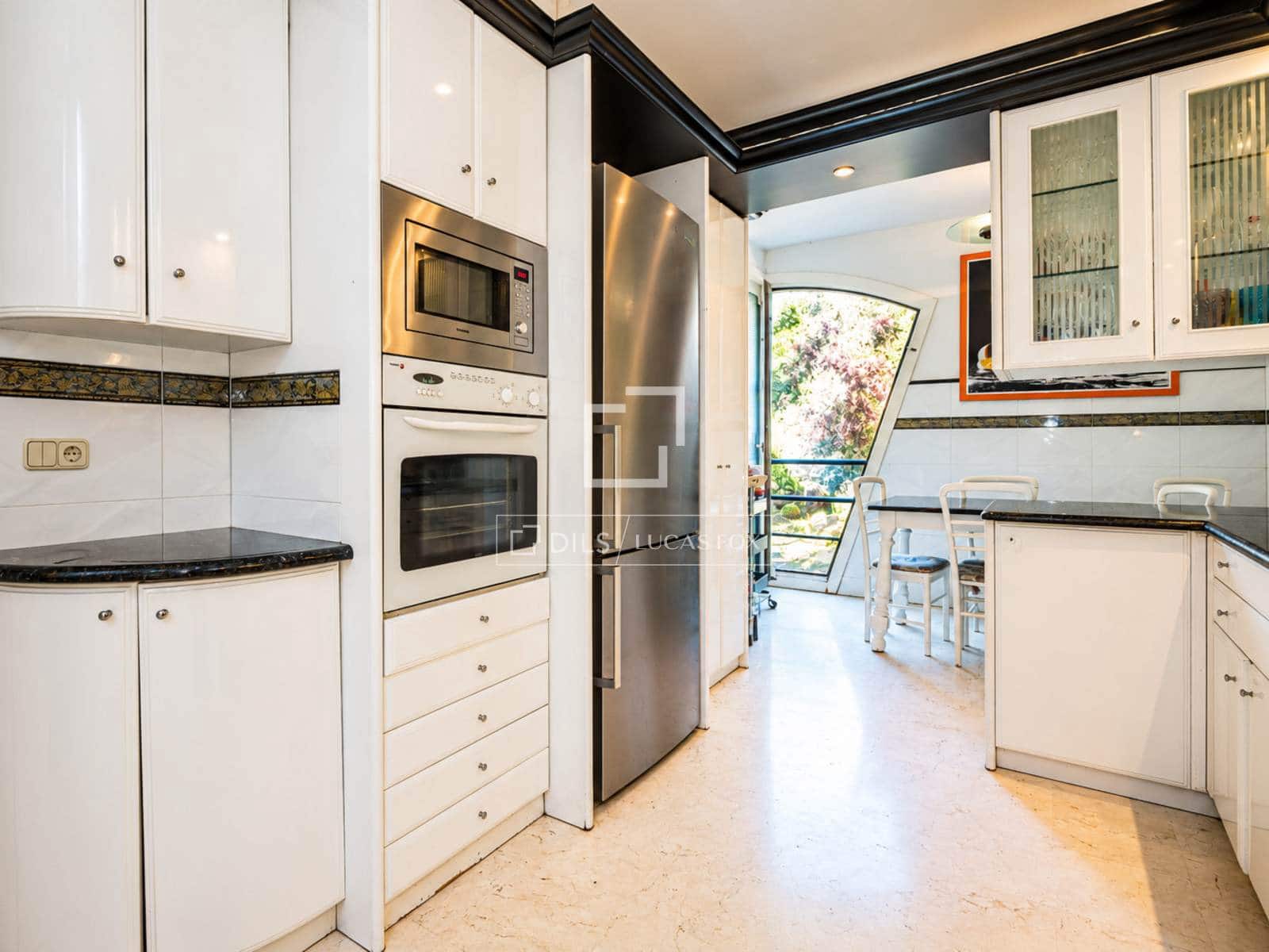 5 slaapkamer Villa te koop in Castelldefels met zwembad garage - € 1.700.000 (Ref: 10183953)