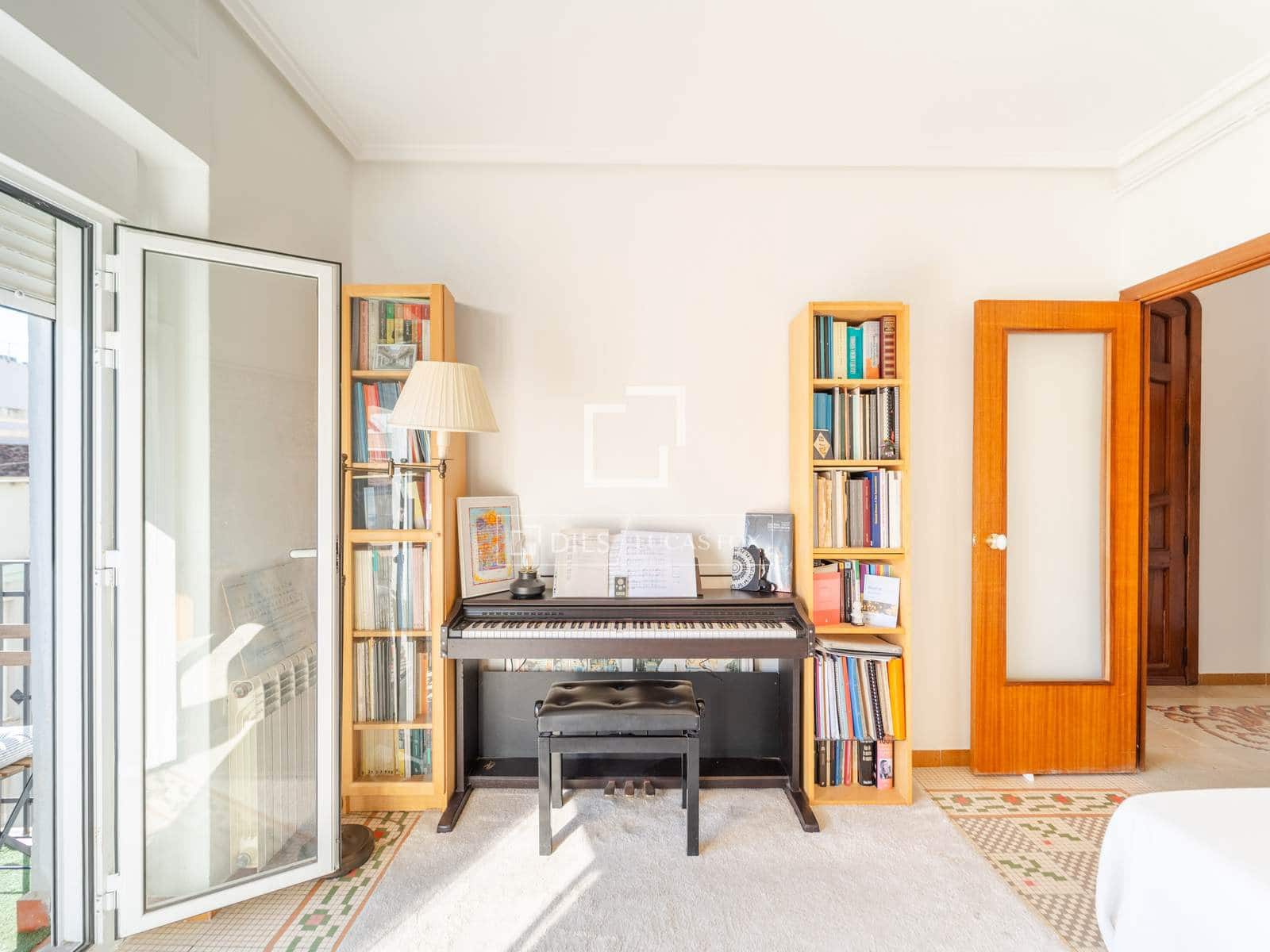 4 soveværelse Lejlighed til salg i Valencia by - € 650.000 (Ref: 10185276)
