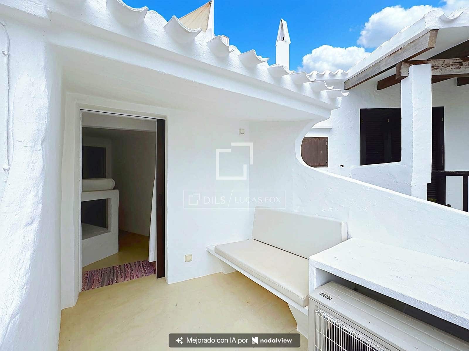 Ático de 2 habitaciones en San Luis / Sant Lluís en venta - 690.000 € (Ref: 10185429)