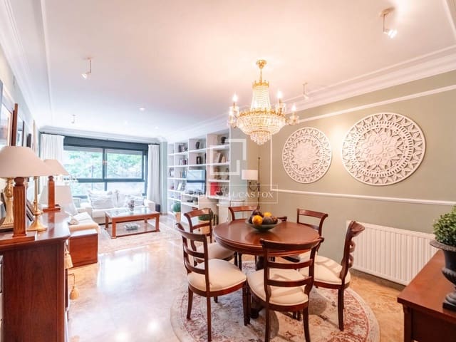 Apartamento de 3 habitaciones en València ciudad en venta con piscina garaje - 620.000 € (Ref: 10185916)