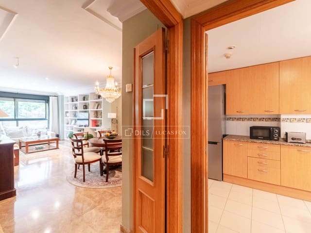 Apartamento de 3 habitaciones en València ciudad en venta con piscina garaje - 620.000 € (Ref: 10185916)