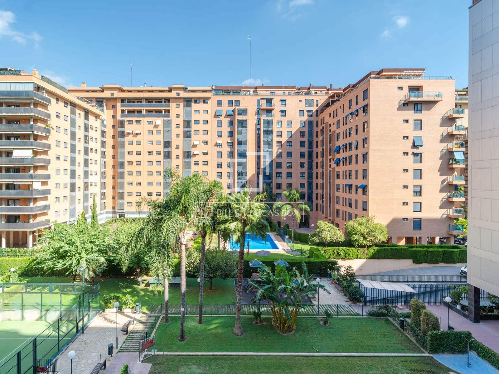 Apartamento de 3 habitaciones en València ciudad en venta con piscina garaje - 620.000 € (Ref: 10185916)