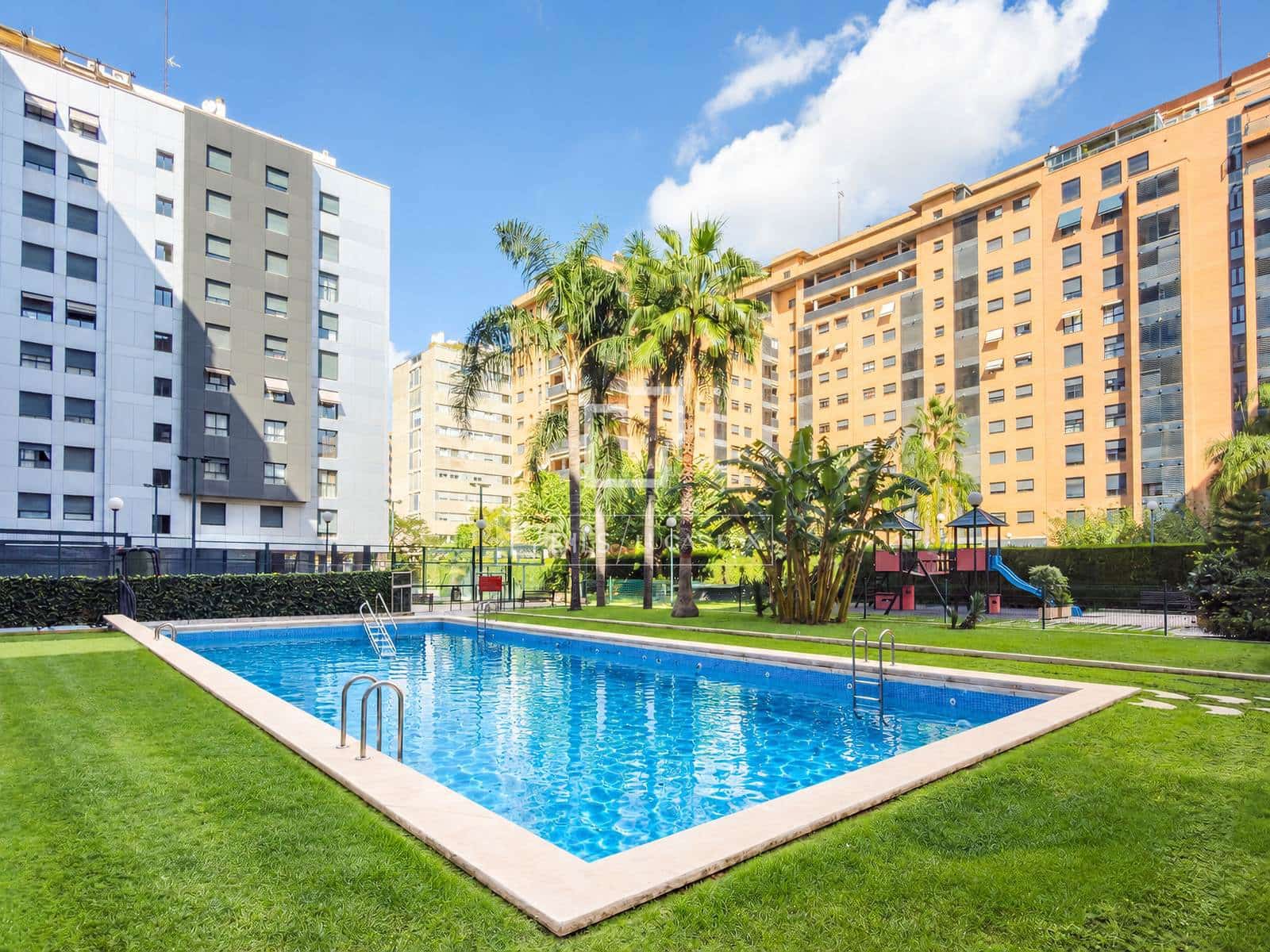 Apartamento de 3 habitaciones en València ciudad en venta con piscina garaje - 620.000 € (Ref: 10185916)