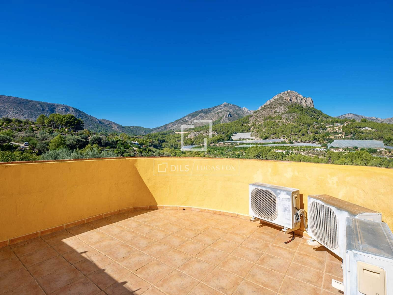 Chalet de 4 habitaciones en Bolulla en venta con piscina garaje - 570.000 € (Ref: 10186209)