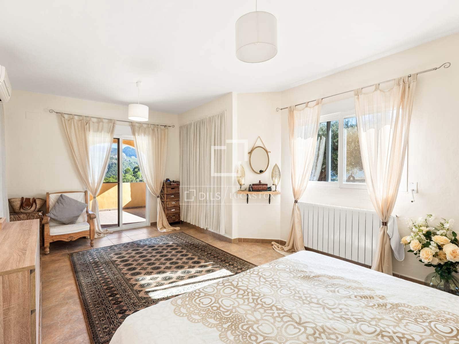 Chalet de 4 habitaciones en Bolulla en venta con piscina garaje - 570.000 € (Ref: 10186209)