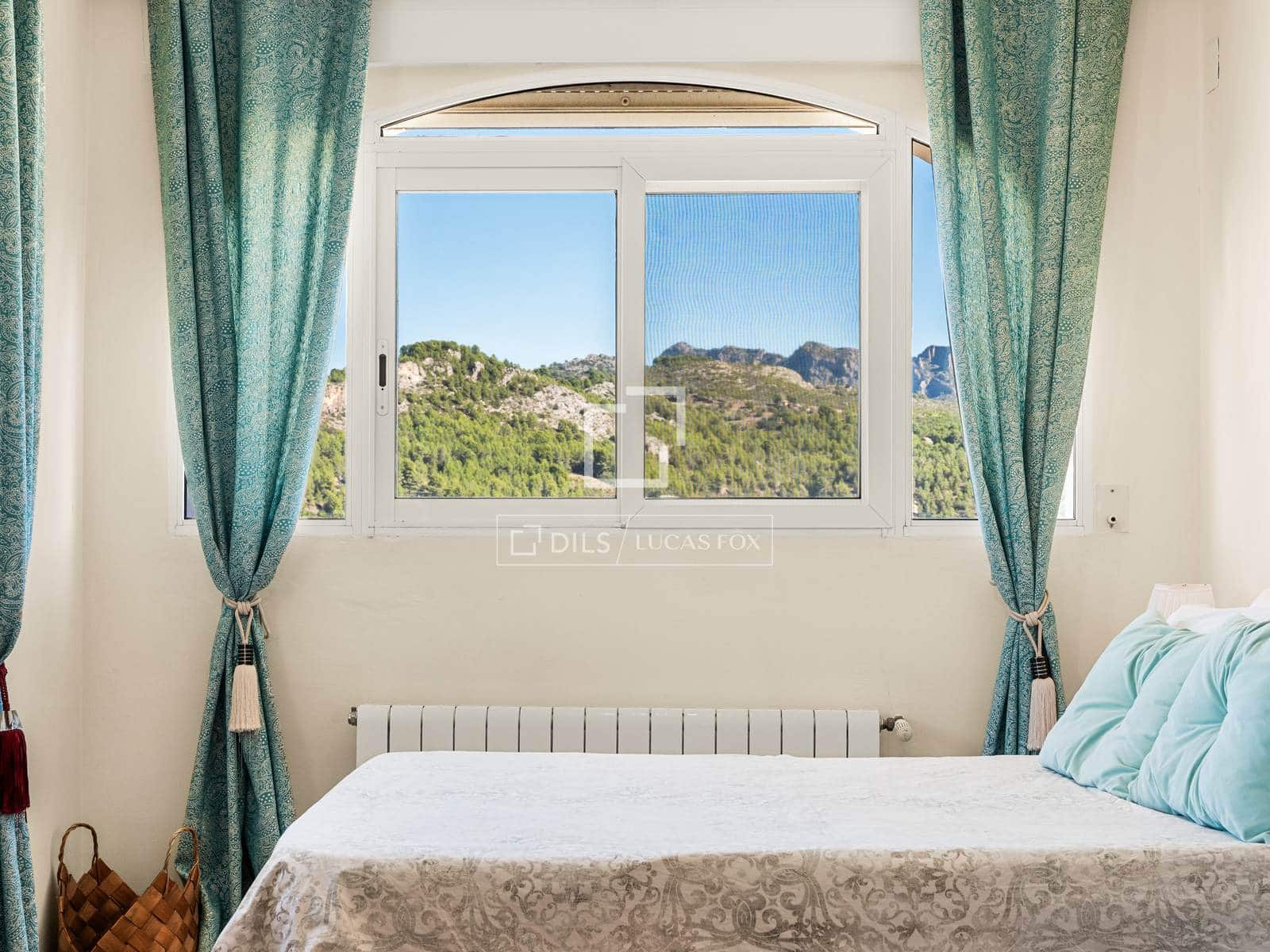 Chalet de 4 habitaciones en Bolulla en venta con piscina garaje - 570.000 € (Ref: 10186209)