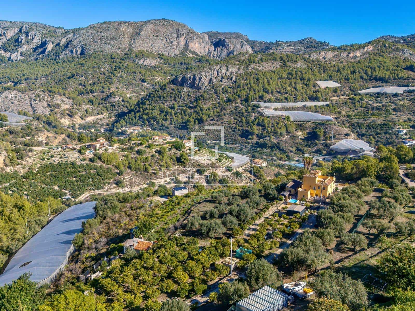 Chalet de 4 habitaciones en Bolulla en venta con piscina garaje - 570.000 € (Ref: 10186209)