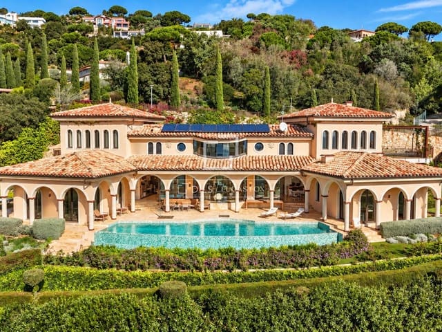 6 soverom Villa til salgs i Platja d'Aro, Castell-Platja d'Aro med svømmebasseng garasje - € 2 795 000 (Ref: 10186212)