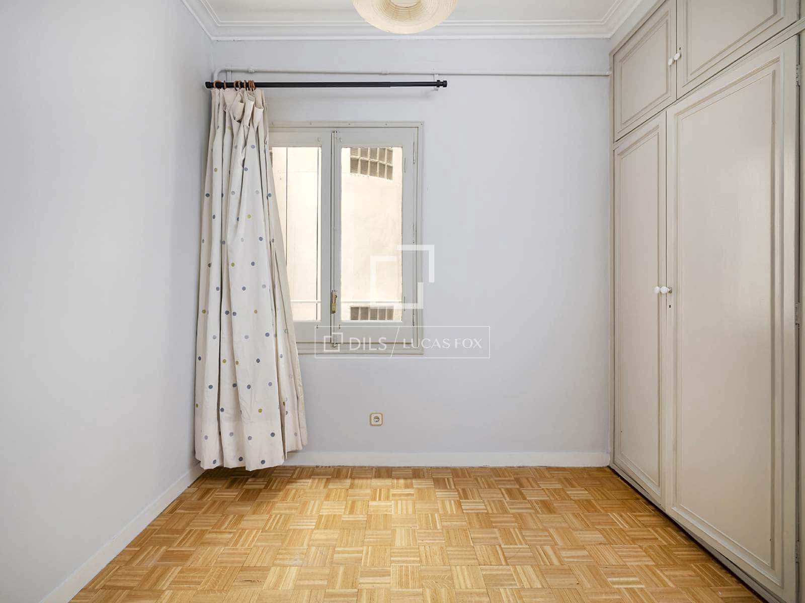 4 quarto Apartamento para arrendar em Barcelona cidade - 2 766 € (Ref: 2052983)