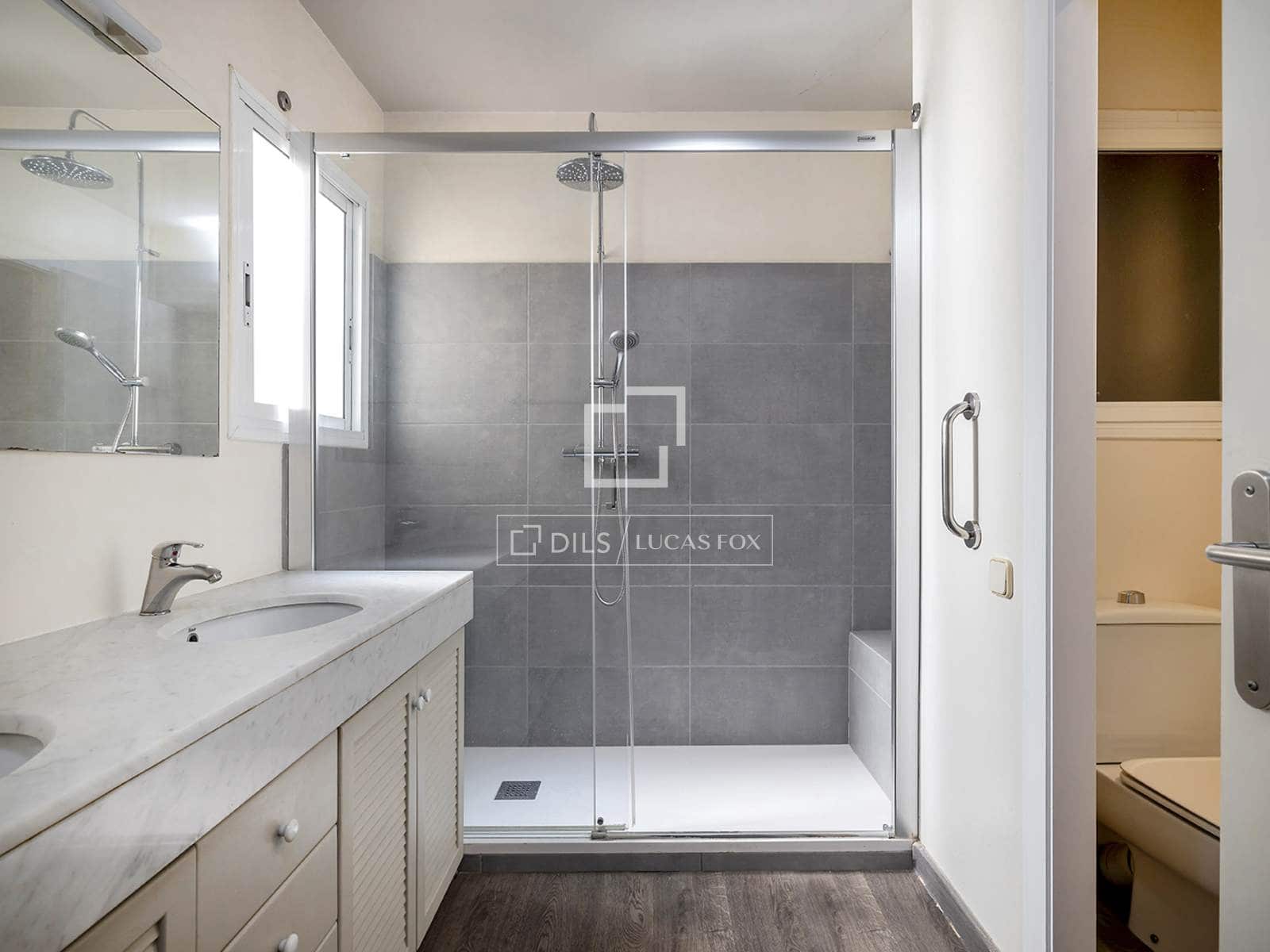 4 quarto Apartamento para arrendar em Barcelona cidade - 2 766 € (Ref: 2052983)