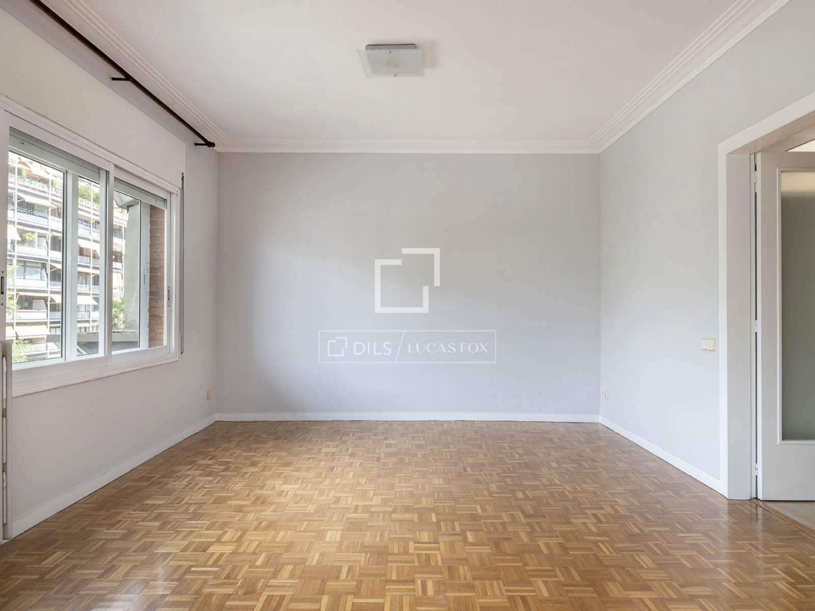 4 quarto Apartamento para arrendar em Barcelona cidade - 2 766 € (Ref: 2052983)
