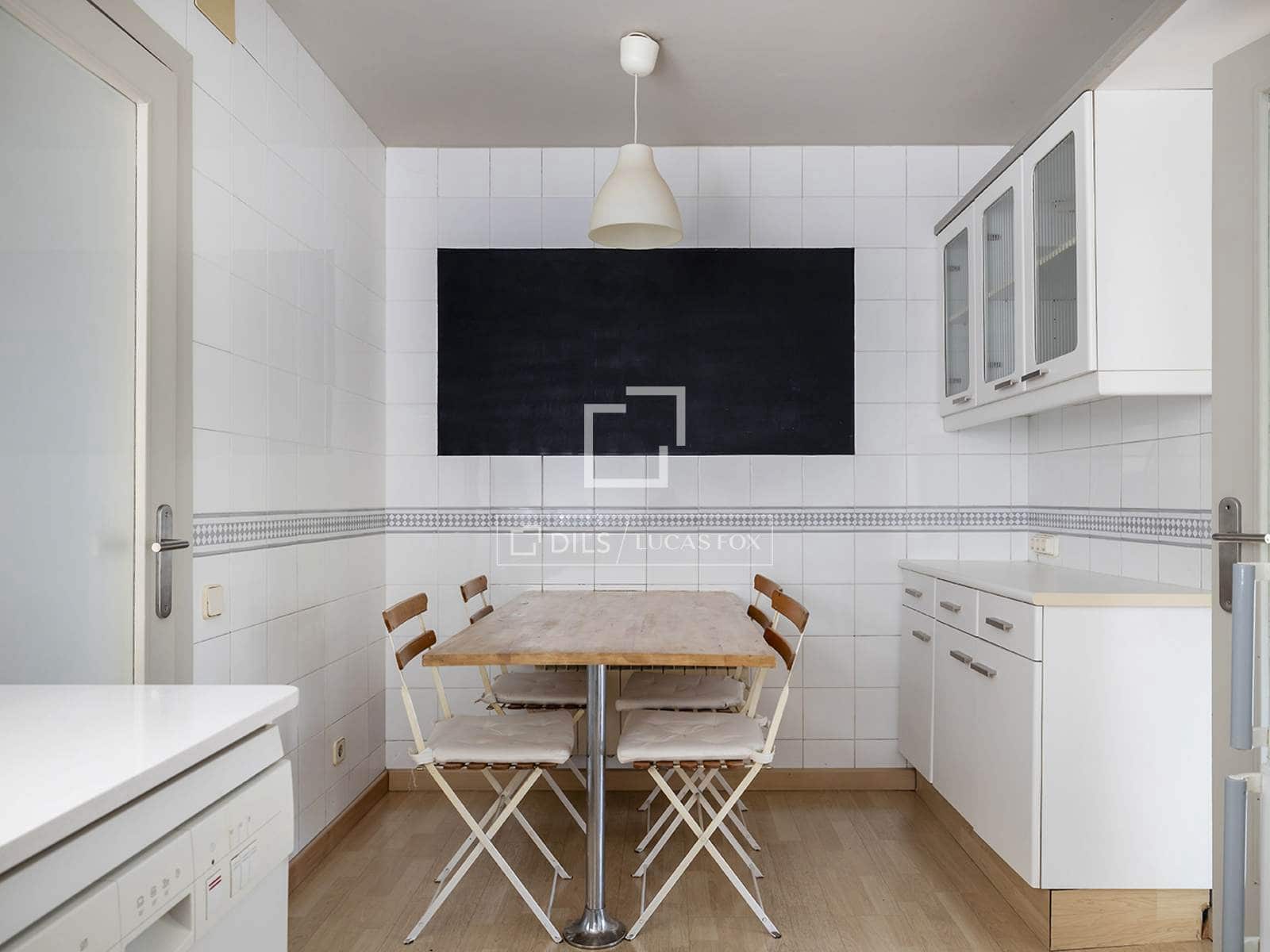 4 quarto Apartamento para arrendar em Barcelona cidade - 2 766 € (Ref: 2052983)