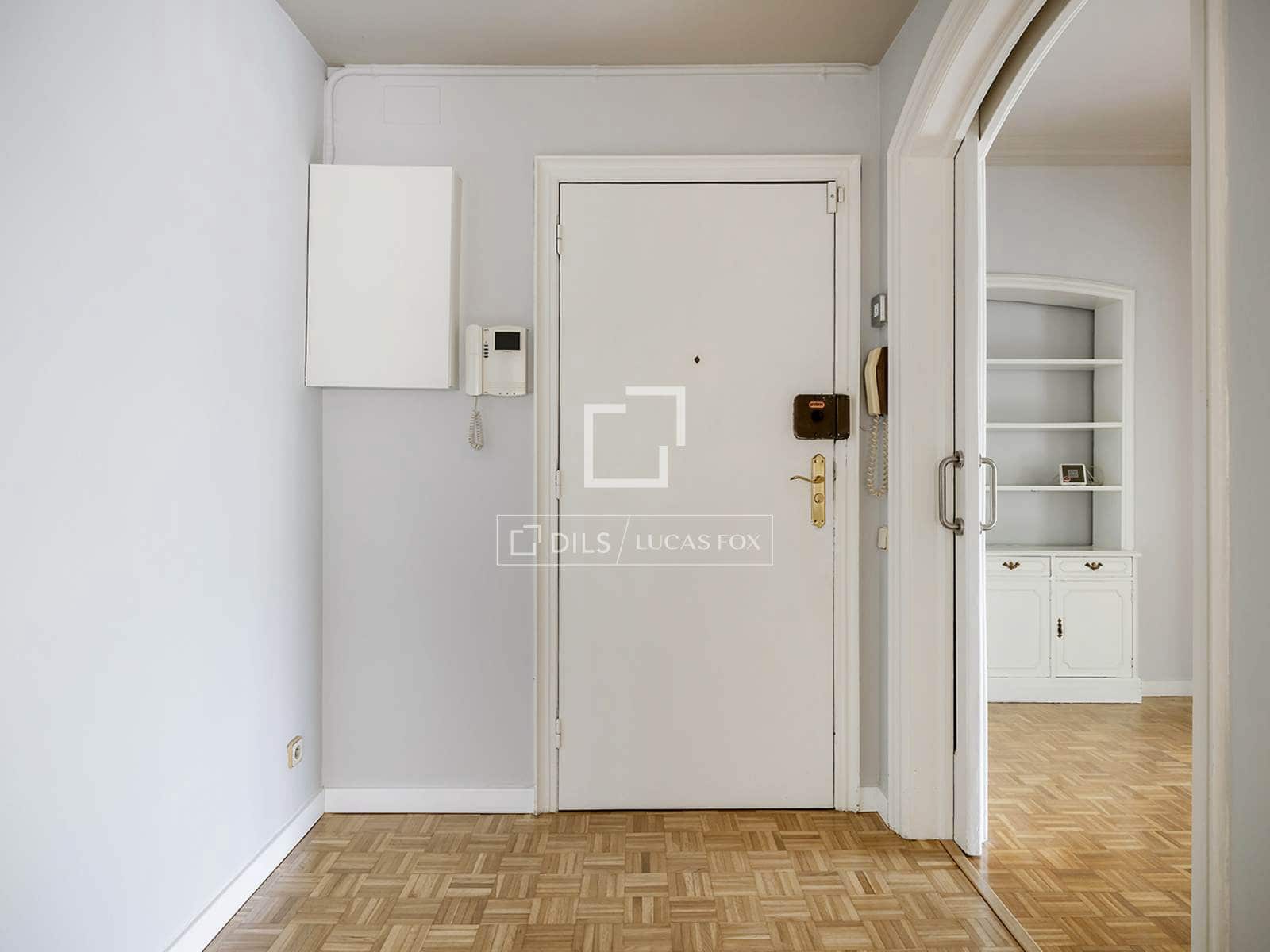 4 quarto Apartamento para arrendar em Barcelona cidade - 2 766 € (Ref: 2052983)
