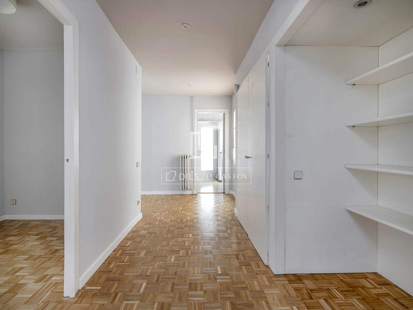 4 quarto Apartamento para arrendar em Barcelona cidade - 2 766 € (Ref: 2052983)
