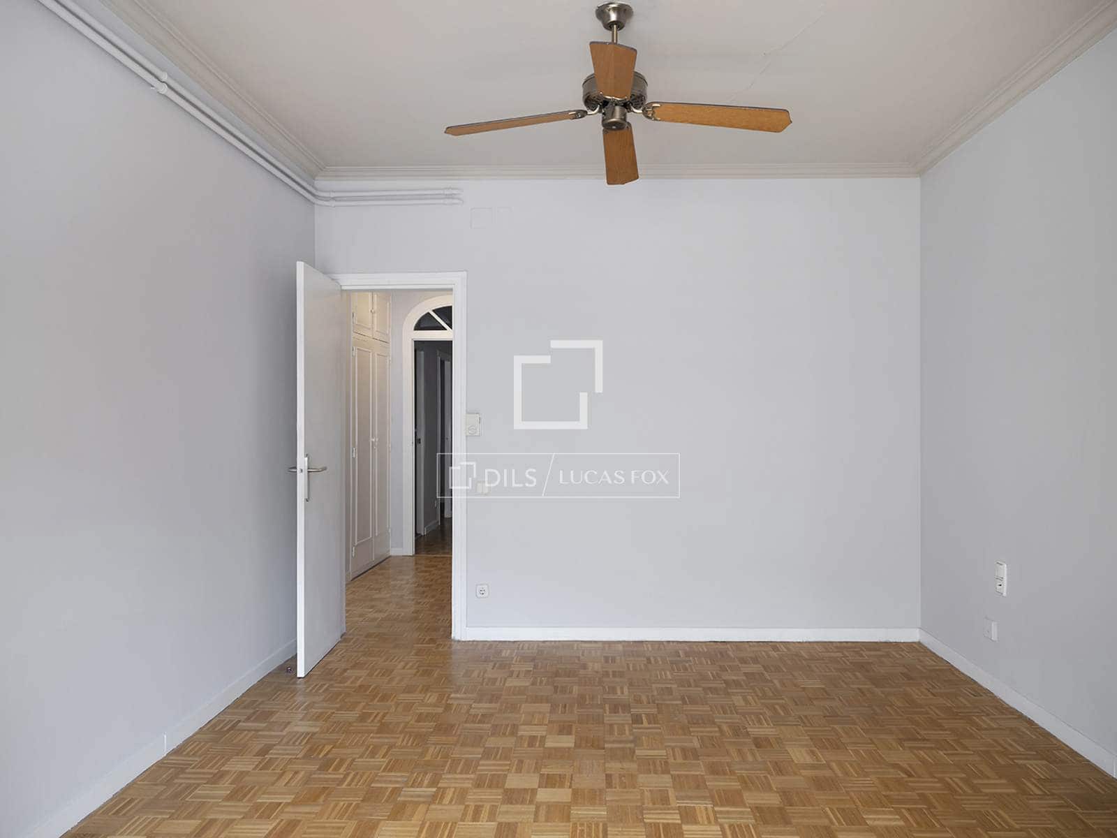 4 quarto Apartamento para arrendar em Barcelona cidade - 2 766 € (Ref: 2052983)