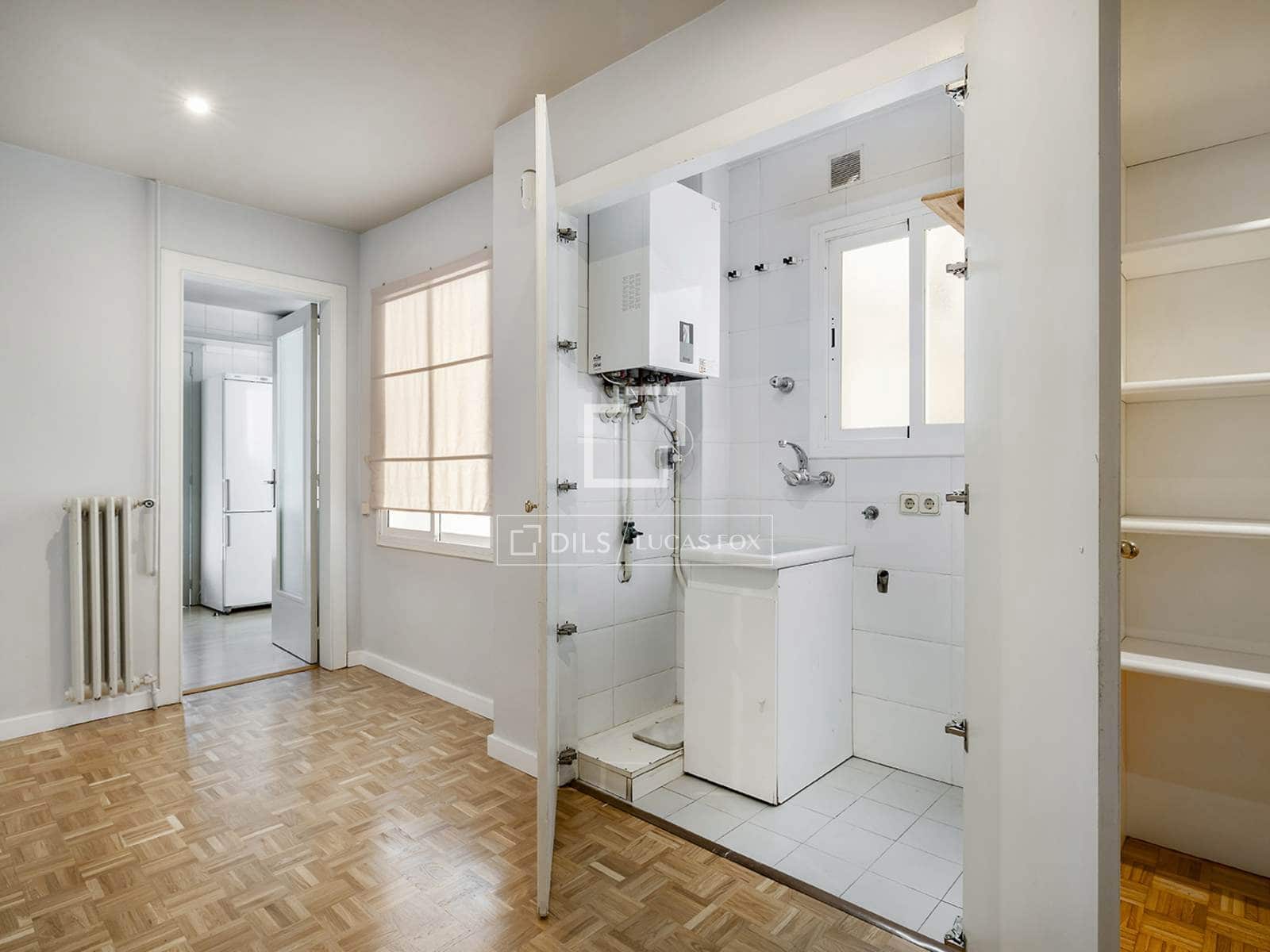 4 quarto Apartamento para arrendar em Barcelona cidade - 2 766 € (Ref: 2052983)