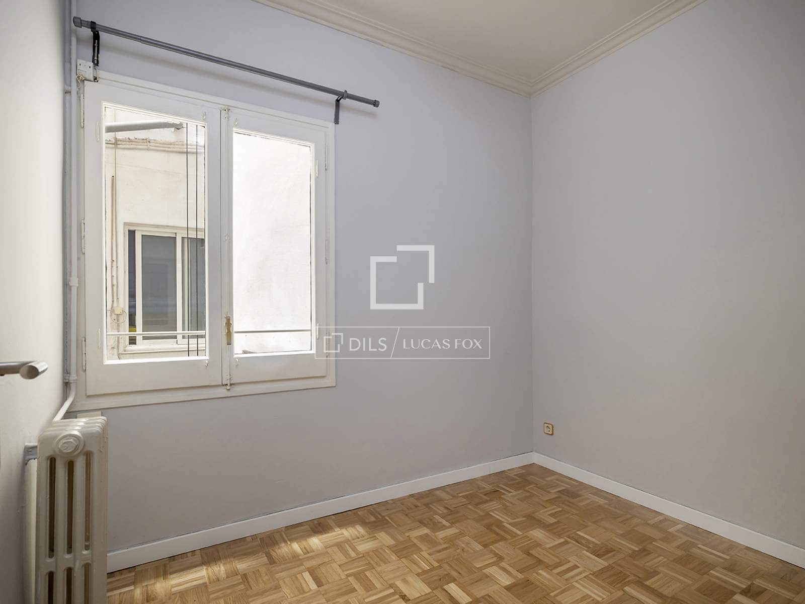 4 quarto Apartamento para arrendar em Barcelona cidade - 2 766 € (Ref: 2052983)