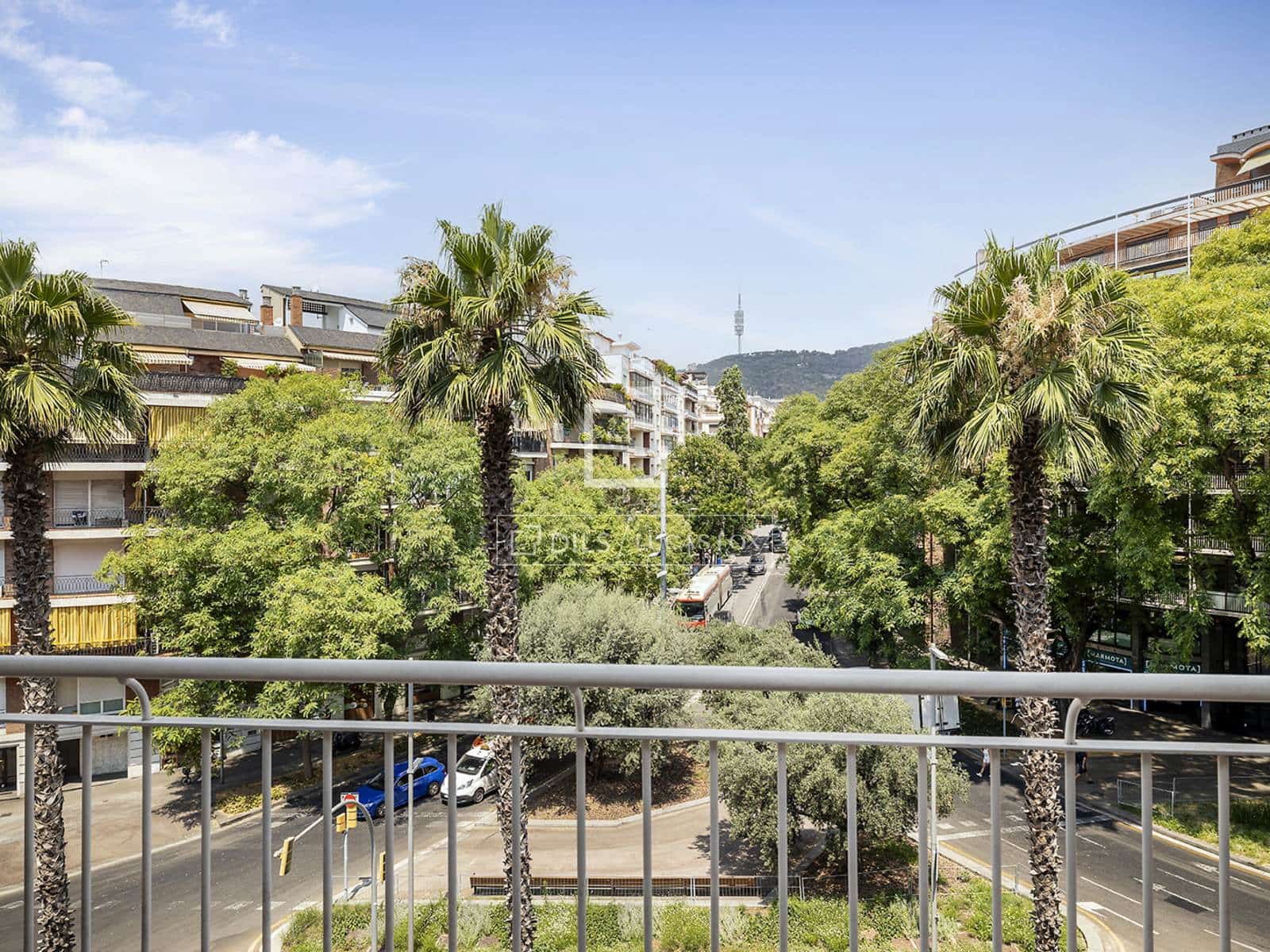 4 quarto Apartamento para arrendar em Barcelona cidade - 2 766 € (Ref: 2052983)