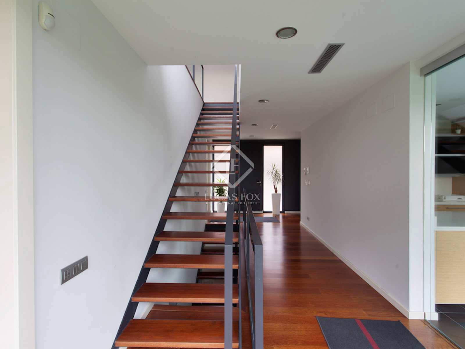 4 makuuhuone Huvila myytävänä paikassa Premia de Dalt mukana uima-altaan 
autotalli - 1 600 000 € (Ref: 2436954)