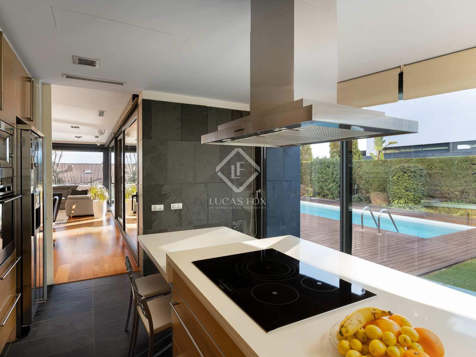 4 makuuhuone Huvila myytävänä paikassa Premia de Dalt mukana uima-altaan 
autotalli - 1 600 000 € (Ref: 2436954)