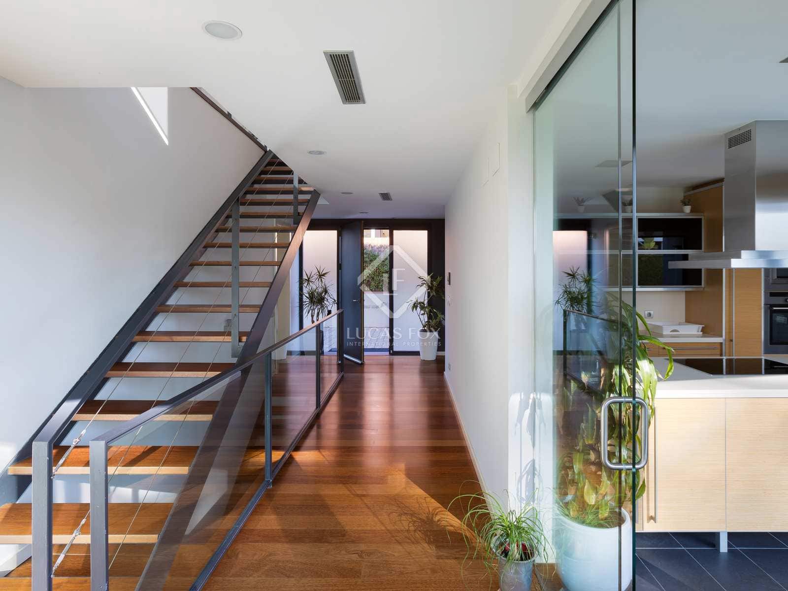 4 makuuhuone Huvila myytävänä paikassa Premia de Dalt mukana uima-altaan 
autotalli - 1 600 000 € (Ref: 2436954)