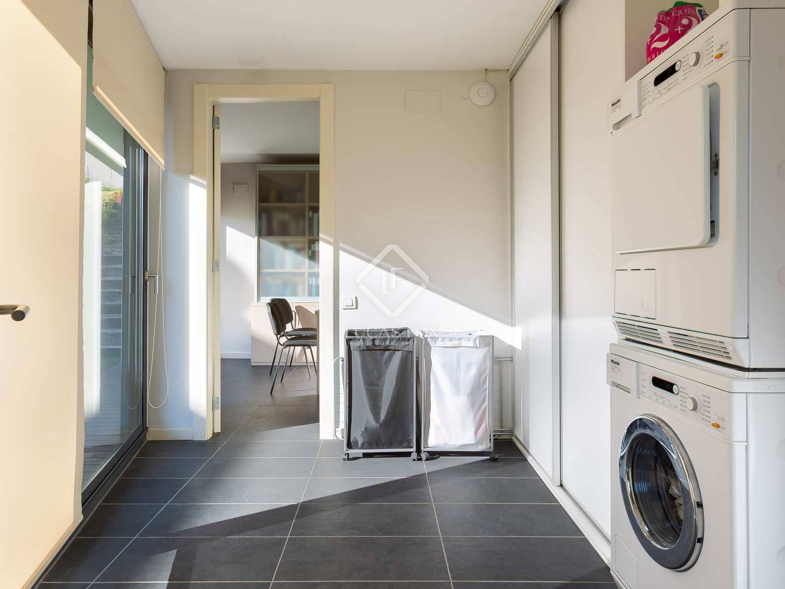 4 makuuhuone Huvila myytävänä paikassa Premia de Dalt mukana uima-altaan 
autotalli - 1 600 000 € (Ref: 2436954)