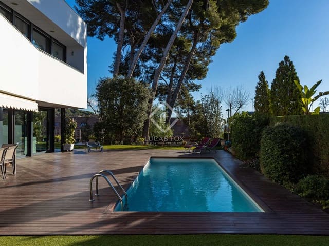 4 makuuhuone Huvila myytävänä paikassa Premià de Dalt mukana uima-altaan 
autotalli - 1 600 000 € (Ref: 2436954)