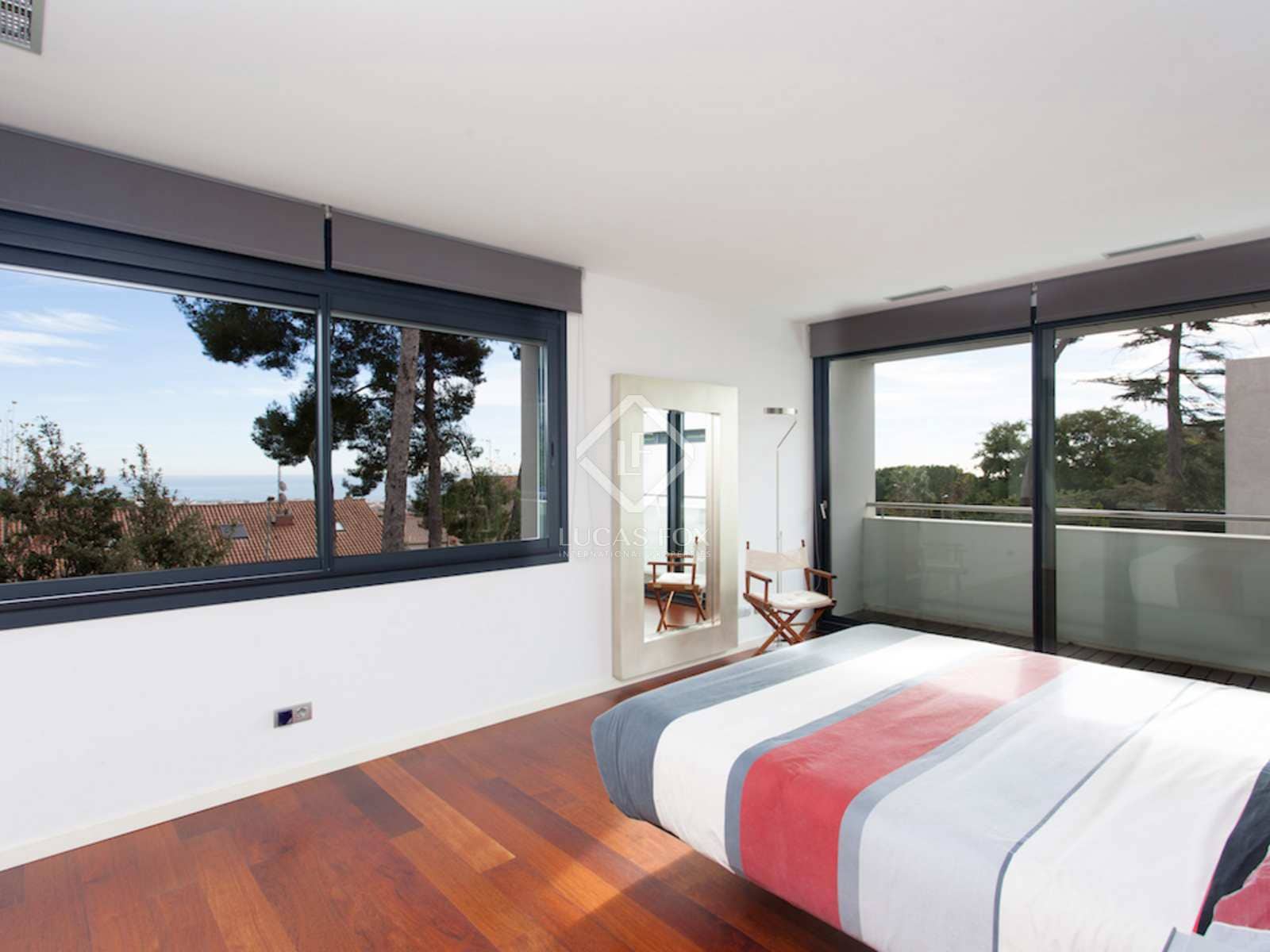 4 makuuhuone Huvila myytävänä paikassa Premia de Dalt mukana uima-altaan 
autotalli - 1 600 000 € (Ref: 2436954)