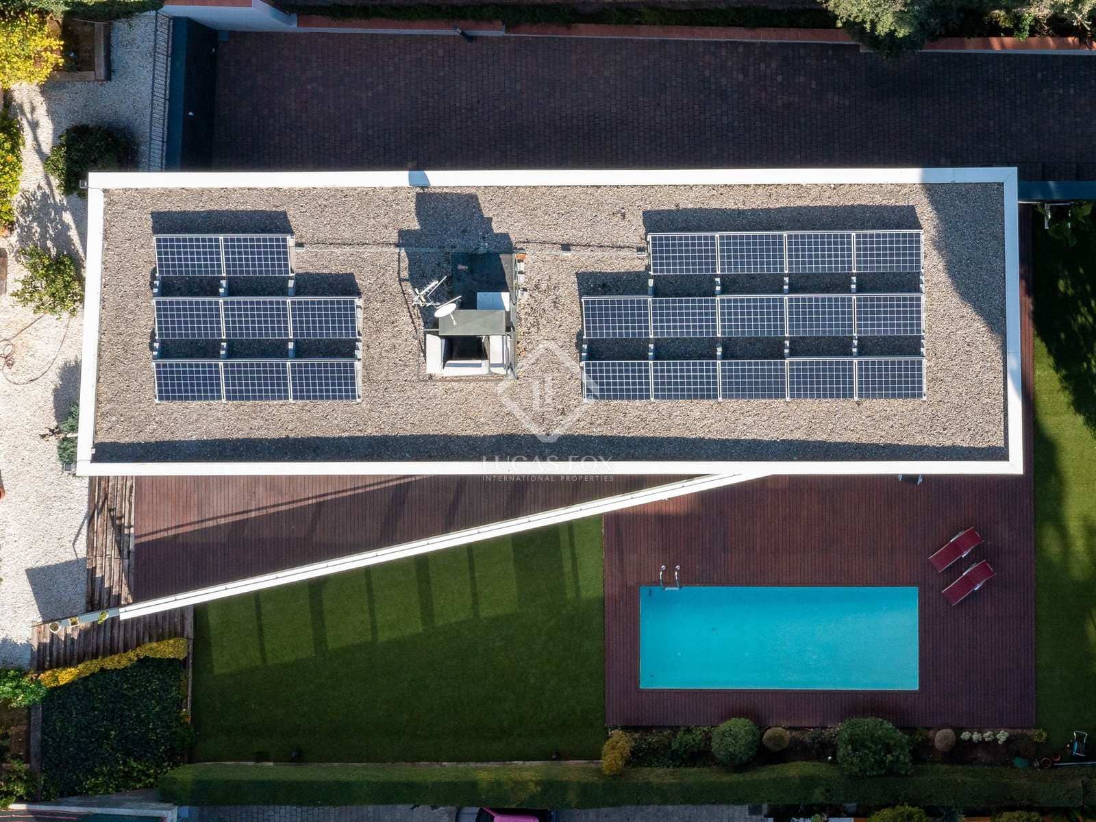 4 makuuhuone Huvila myytävänä paikassa Premia de Dalt mukana uima-altaan 
autotalli - 1 600 000 € (Ref: 2436954)