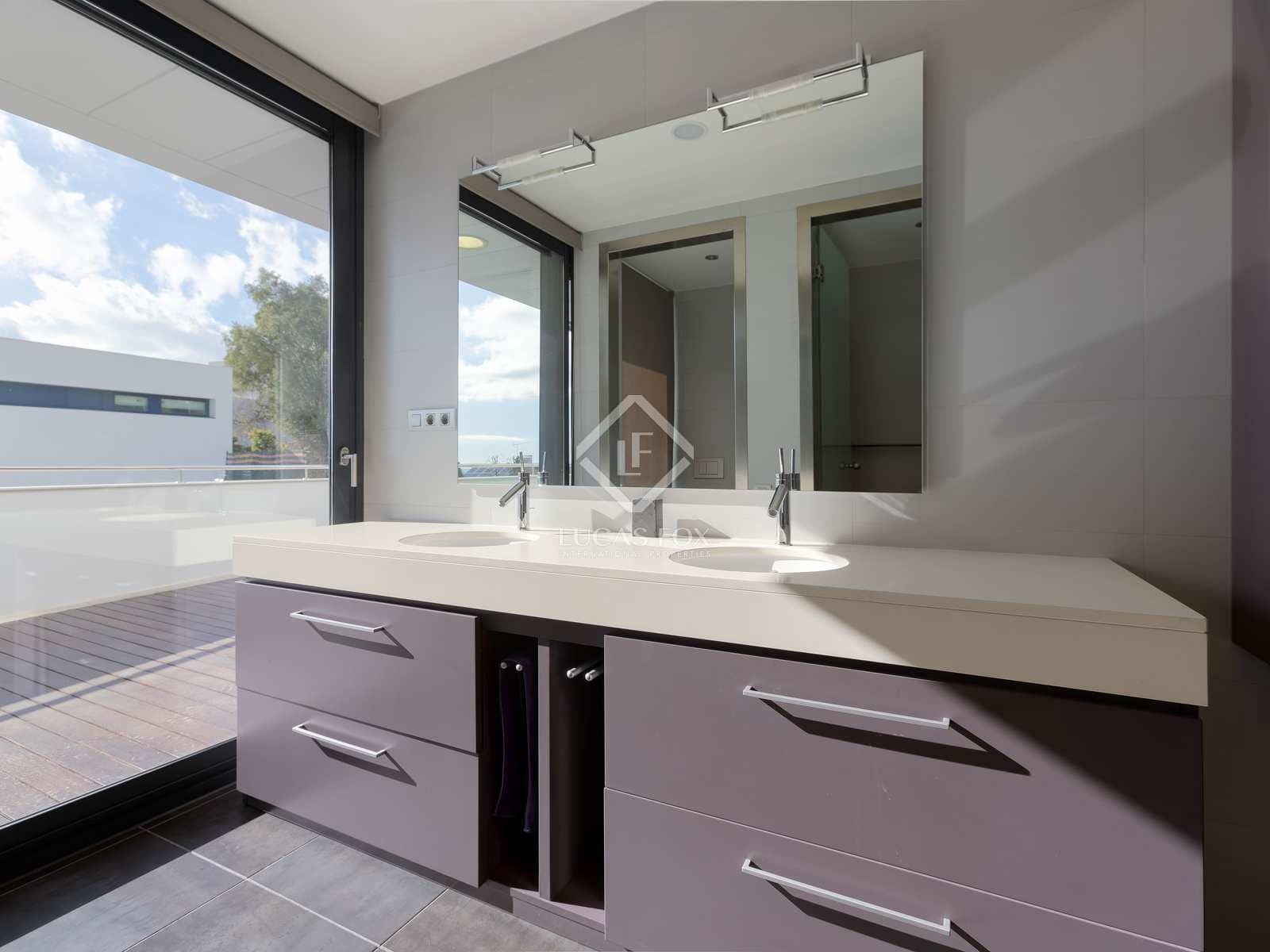 4 makuuhuone Huvila myytävänä paikassa Premia de Dalt mukana uima-altaan 
autotalli - 1 600 000 € (Ref: 2436954)