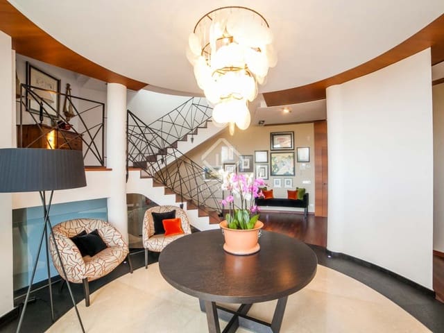 Chalet de 6 habitaciones en Lloret de Mar en venta con piscina garaje - 1.990.000 € (Ref: 2550458)