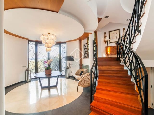 Chalet de 6 habitaciones en Lloret de Mar en venta con piscina garaje - 1.990.000 € (Ref: 2550458)