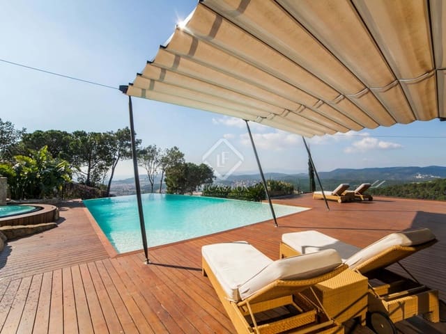 Chalet de 6 habitaciones en Lloret de Mar en venta con piscina garaje - 1.990.000 € (Ref: 2550458)