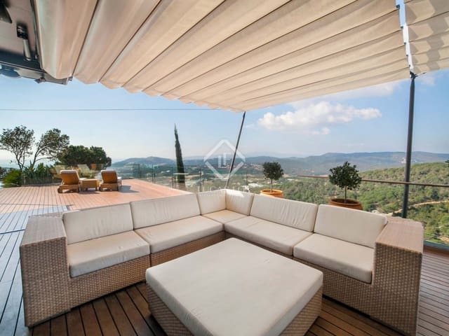 Chalet de 6 habitaciones en Lloret de Mar en venta con piscina garaje - 1.990.000 € (Ref: 2550458)