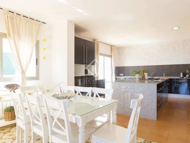 6 bedroom Villa for sale in Olivella with pool garage - € 750,000 (Ref: 2751994)