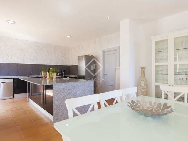 6 bedroom Villa for sale in Olivella with pool garage - € 750,000 (Ref: 2751994)