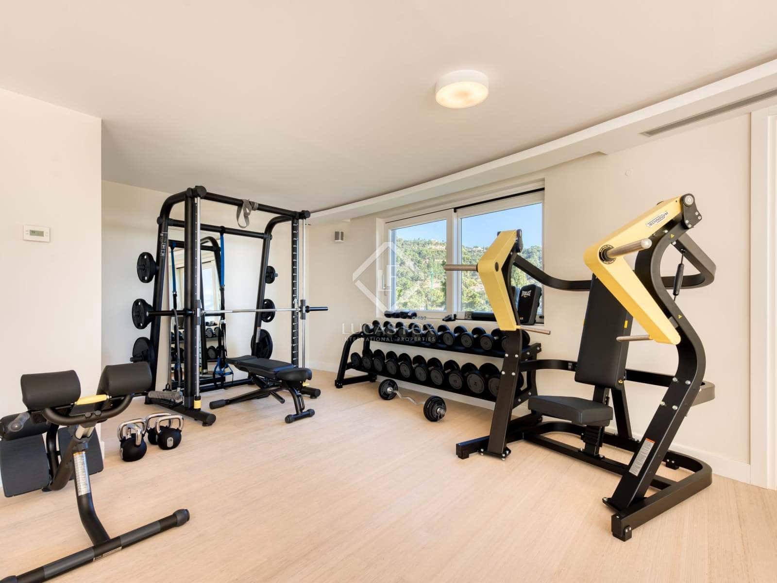 5 Zimmer Villa zu verkaufen in Benahavis mit Pool Garage - 9.400.000 € (Ref: 2818938)