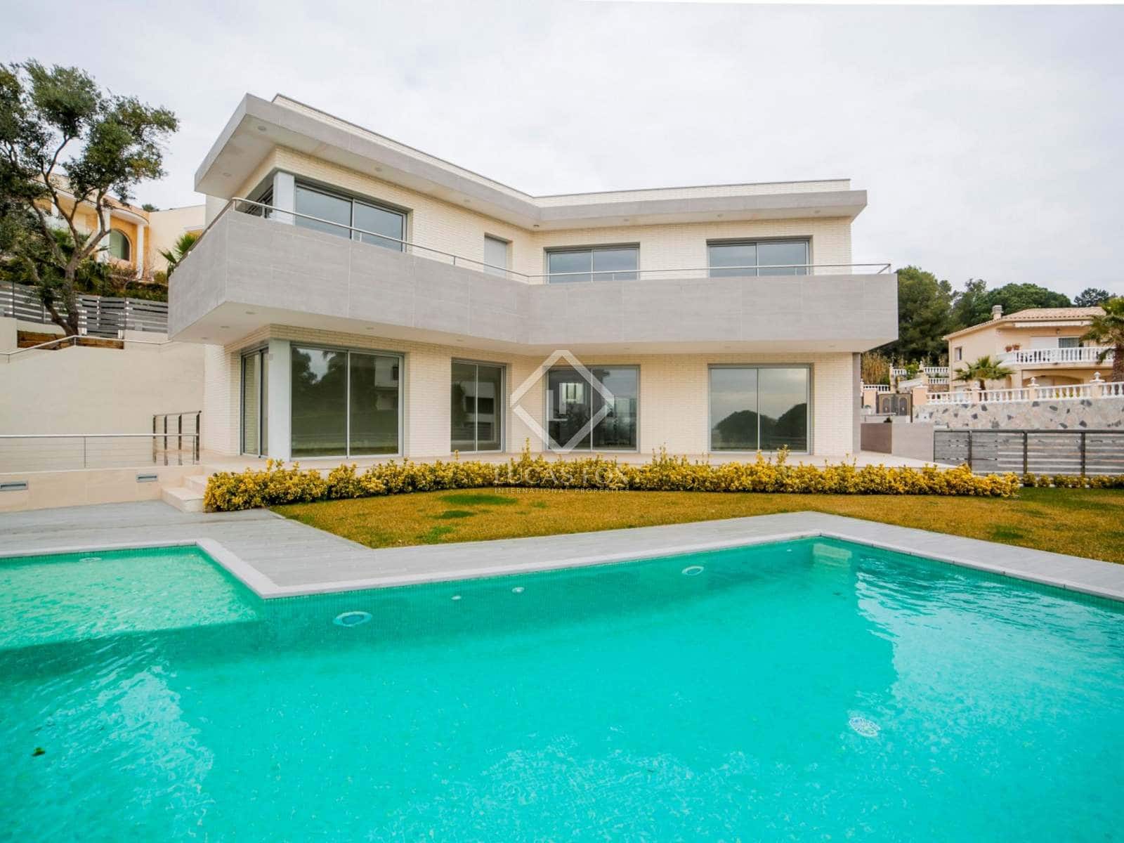 4 soveværelse Villa til salg i Lloret de Mar med swimmingpool garage - € 1.600.000 (Ref: 2828498)