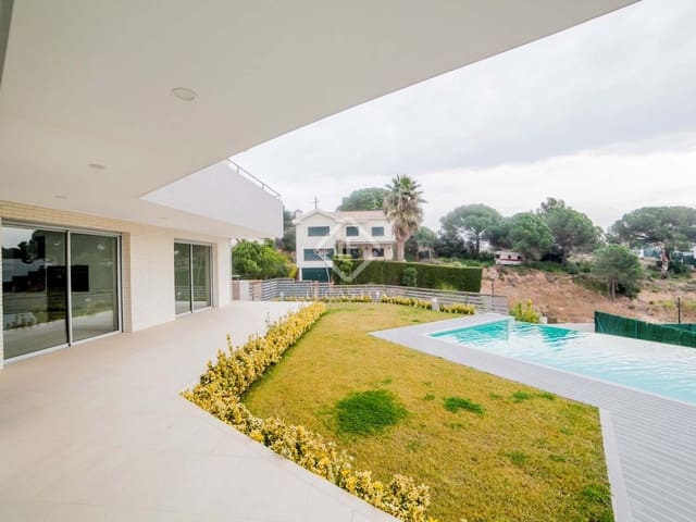 4 soveværelse Villa til salg i Lloret de Mar med swimmingpool garage - € 1.600.000 (Ref: 2828498)