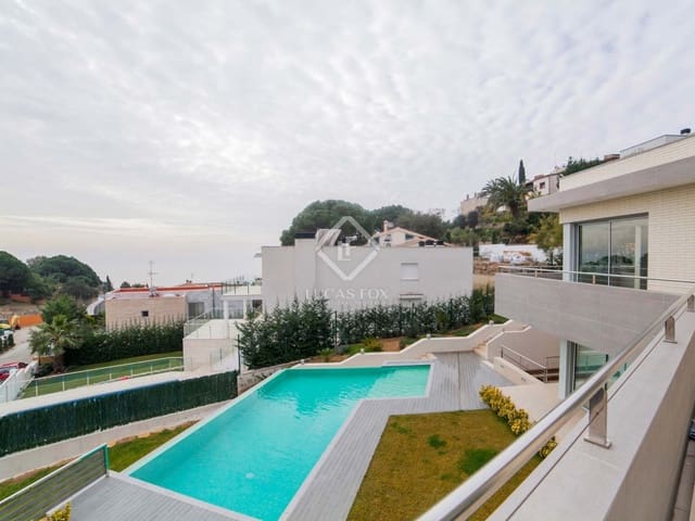 4 soveværelse Villa til salg i Lloret de Mar med swimmingpool garage - € 1.600.000 (Ref: 2828498)