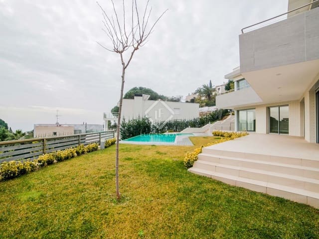4 soveværelse Villa til salg i Lloret de Mar med swimmingpool garage - € 1.600.000 (Ref: 2828498)