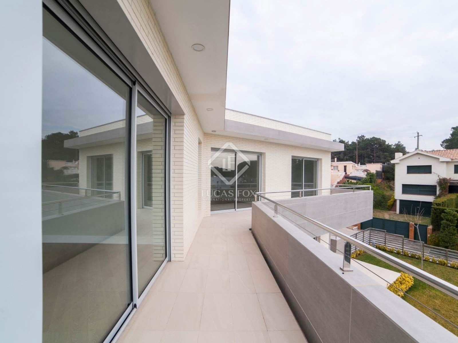 4 soveværelse Villa til salg i Lloret de Mar med swimmingpool garage - € 1.600.000 (Ref: 2828498)