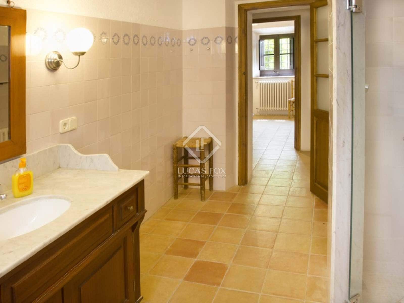 6 soveværelse Villa til salg i Llambilles med swimmingpool garage - € 750.000 (Ref: 2828499)