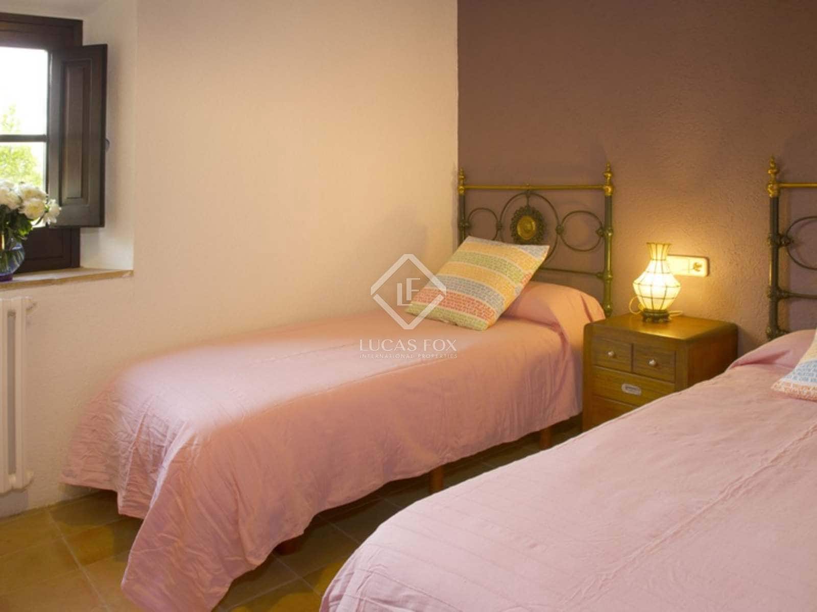 6 soveværelse Villa til salg i Llambilles med swimmingpool garage - € 750.000 (Ref: 2828499)