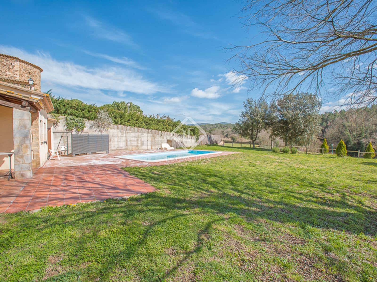 6 soveværelse Villa til salg i Llambilles med swimmingpool garage - € 750.000 (Ref: 2828499)