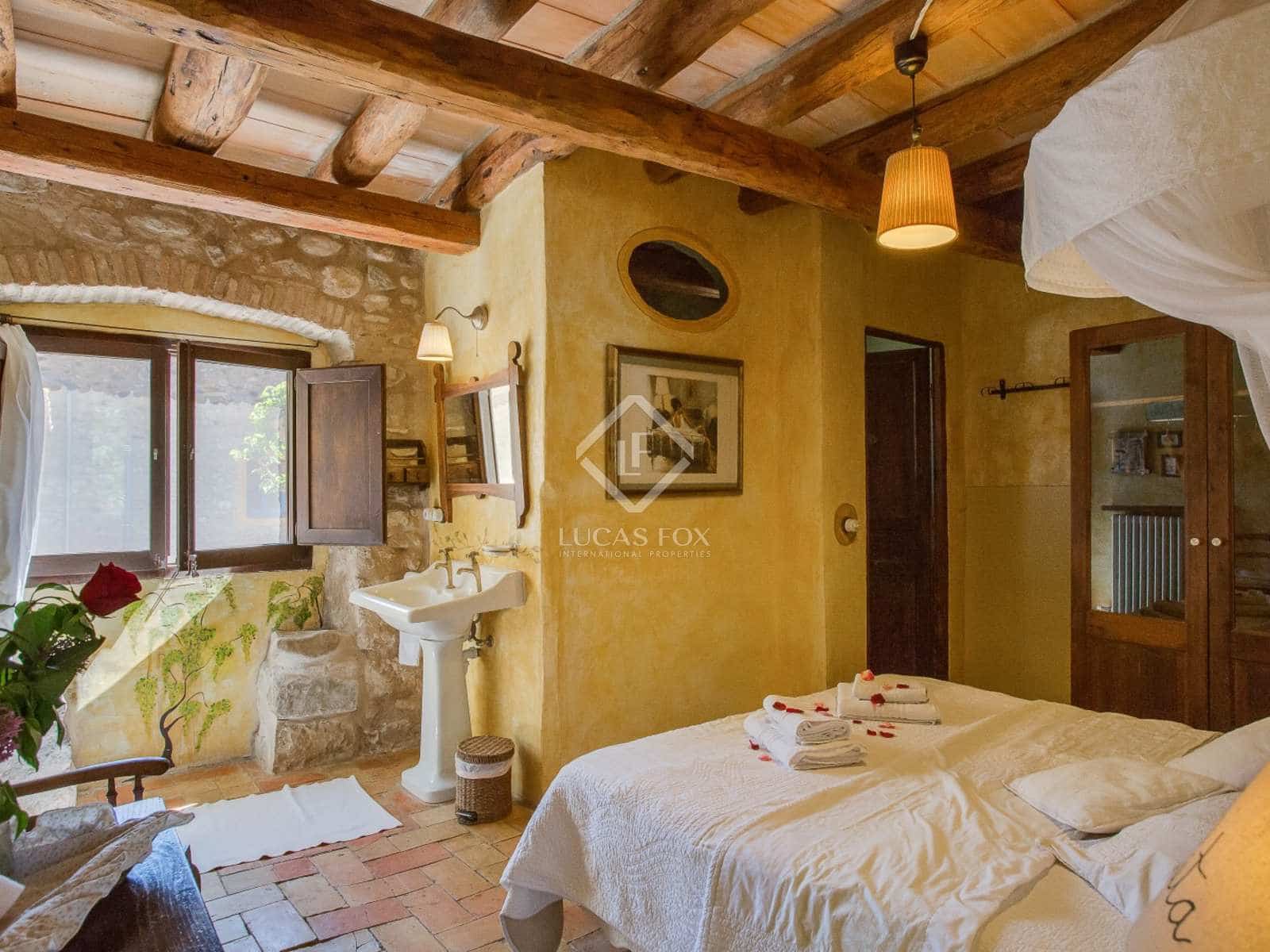 8 soveværelse Finca/Landehus til salg i Esponella med swimmingpool - € 1.290.000 (Ref: 2994284)